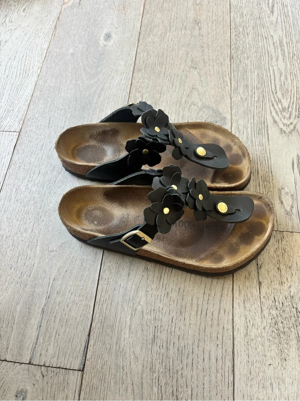 Birkenstock Gizeh Flower Flip Flop - Picture 6 of 9